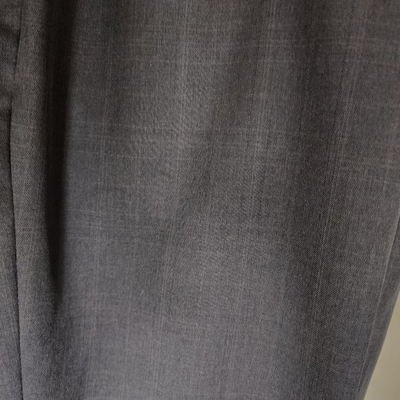 Men's slacks from Kirkland Signature by Warren of Strafford Size 36/29 Like New - Picture 2 of 6